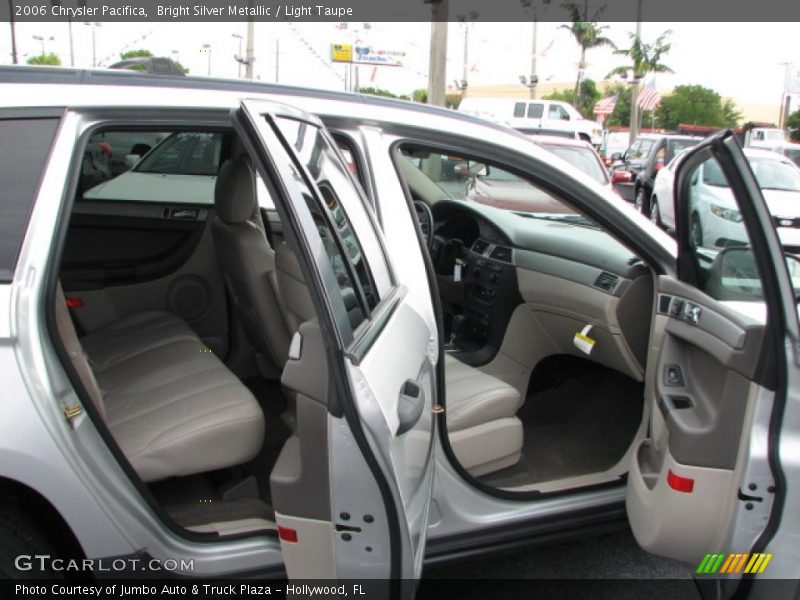 Bright Silver Metallic / Light Taupe 2006 Chrysler Pacifica