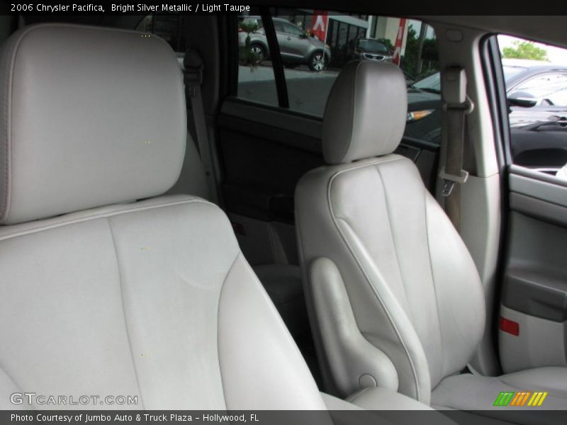 Bright Silver Metallic / Light Taupe 2006 Chrysler Pacifica