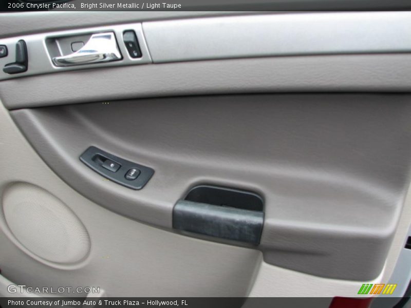 Bright Silver Metallic / Light Taupe 2006 Chrysler Pacifica