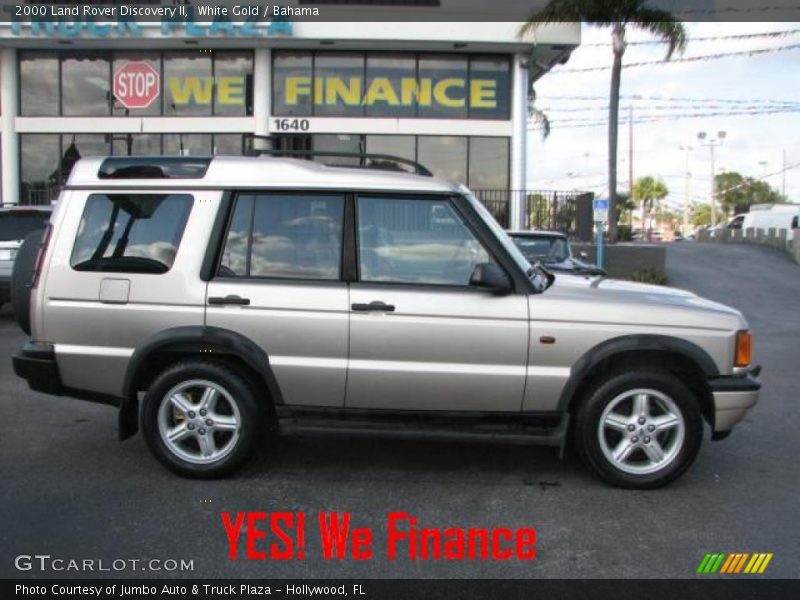 White Gold / Bahama 2000 Land Rover Discovery II