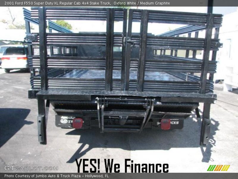 Oxford White / Medium Graphite 2001 Ford F550 Super Duty XL Regular Cab 4x4 Stake Truck