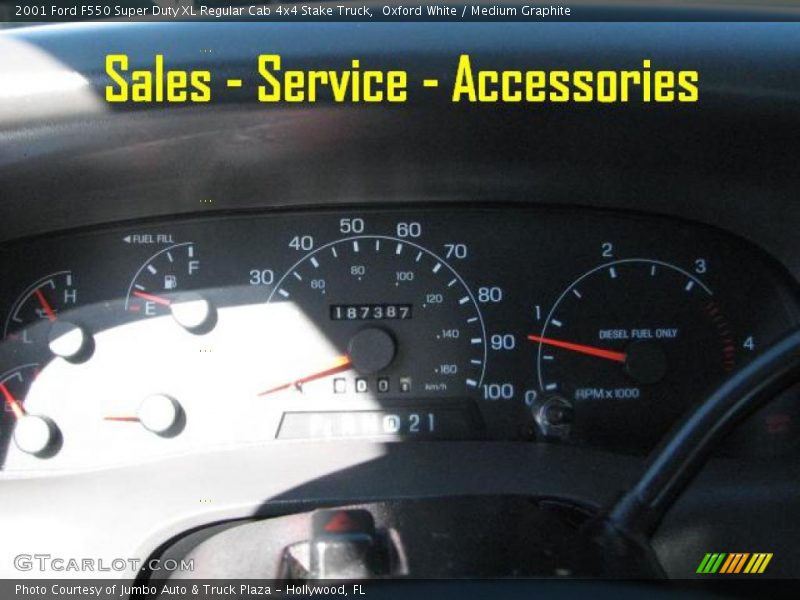 Oxford White / Medium Graphite 2001 Ford F550 Super Duty XL Regular Cab 4x4 Stake Truck