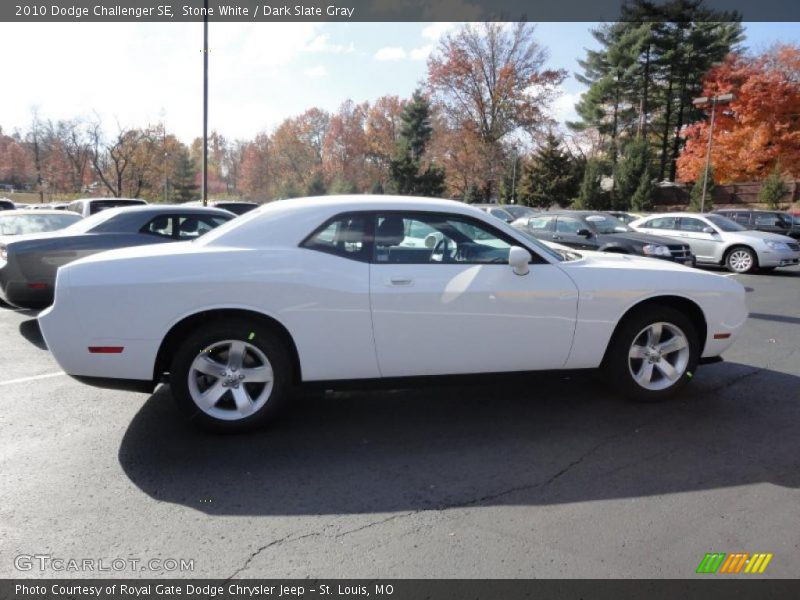 Stone White / Dark Slate Gray 2010 Dodge Challenger SE