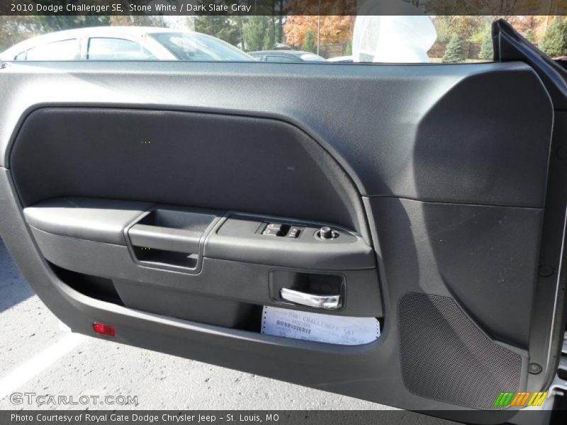 Stone White / Dark Slate Gray 2010 Dodge Challenger SE