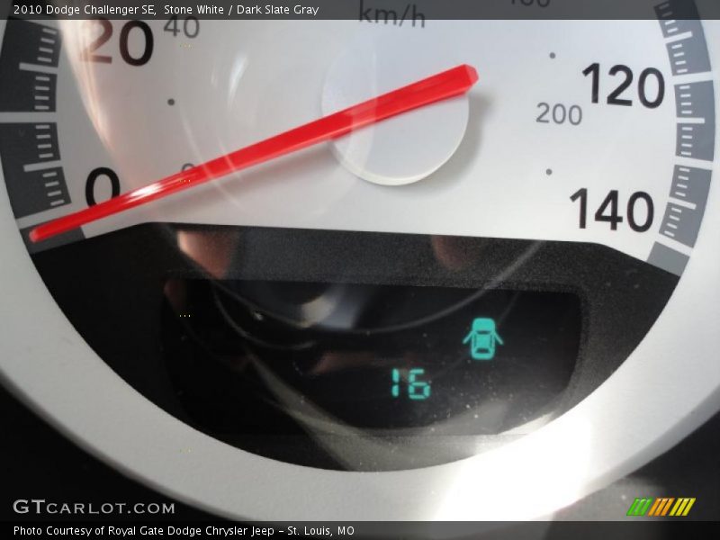 Stone White / Dark Slate Gray 2010 Dodge Challenger SE