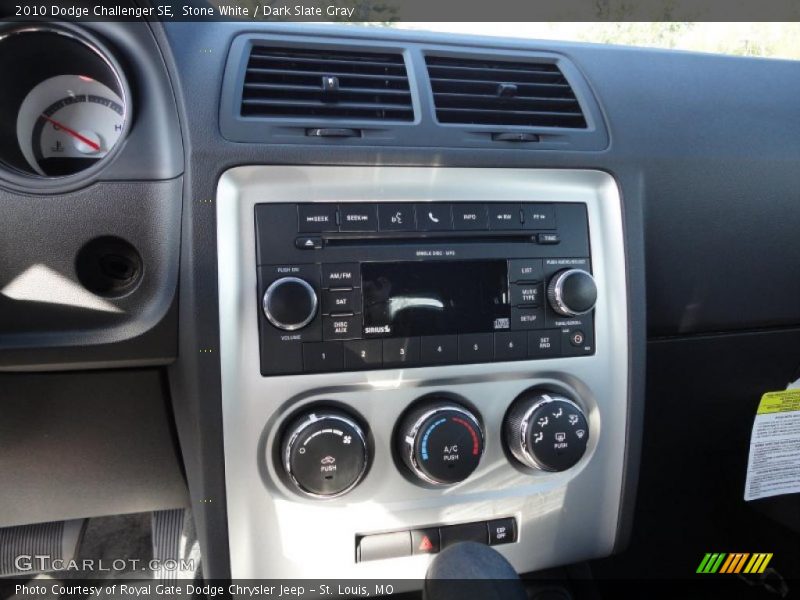 Stone White / Dark Slate Gray 2010 Dodge Challenger SE