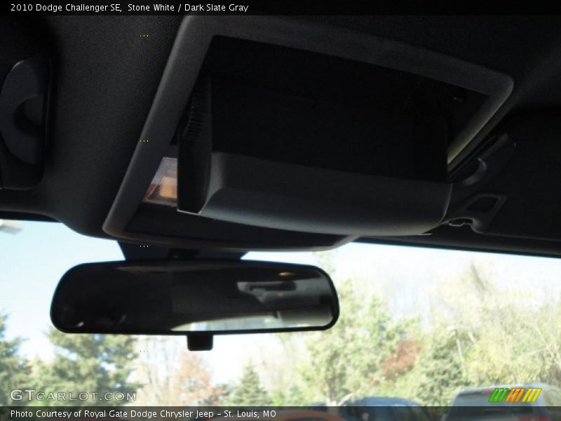 Stone White / Dark Slate Gray 2010 Dodge Challenger SE