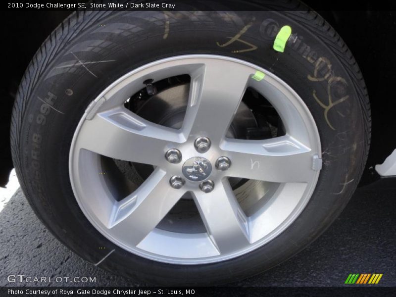 Stone White / Dark Slate Gray 2010 Dodge Challenger SE