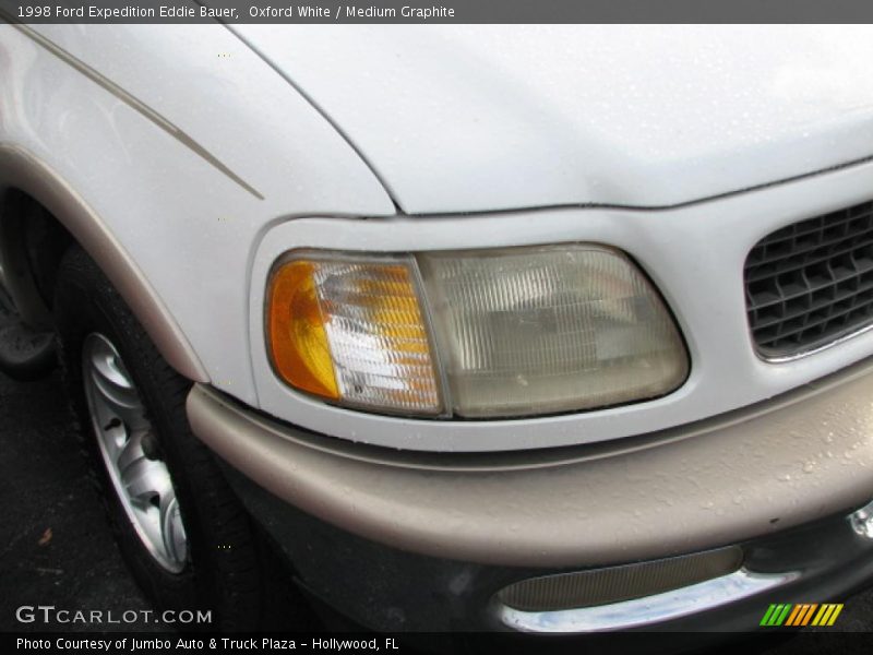 Oxford White / Medium Graphite 1998 Ford Expedition Eddie Bauer