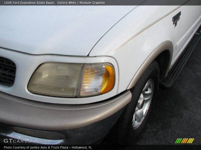 Oxford White / Medium Graphite 1998 Ford Expedition Eddie Bauer
