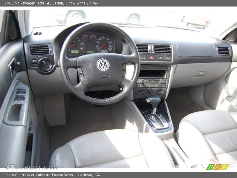 Snow White / Grey 2001 Volkswagen Jetta GLS Sedan