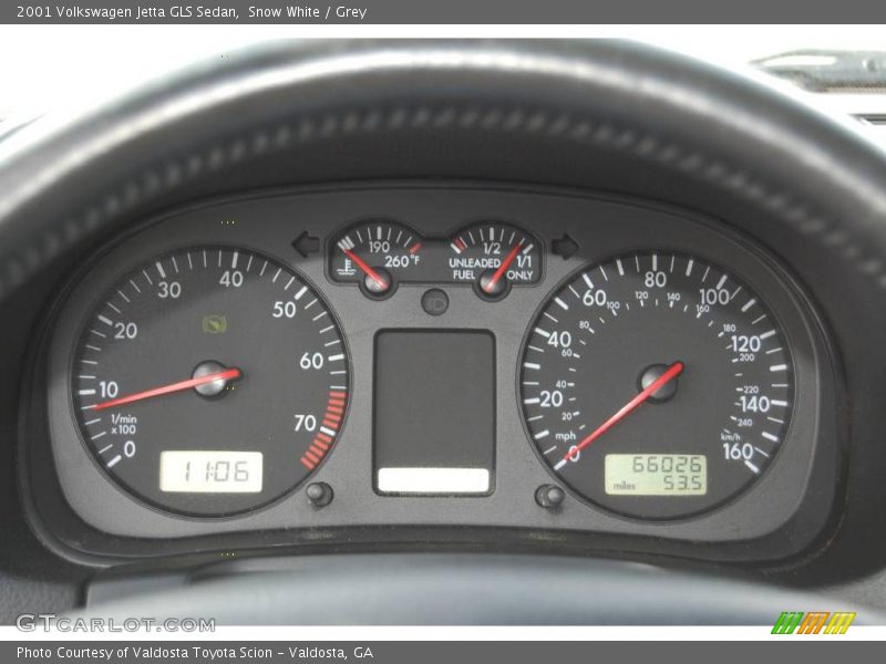 Snow White / Grey 2001 Volkswagen Jetta GLS Sedan