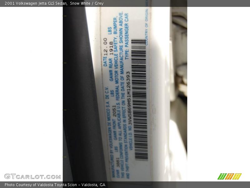 Snow White / Grey 2001 Volkswagen Jetta GLS Sedan