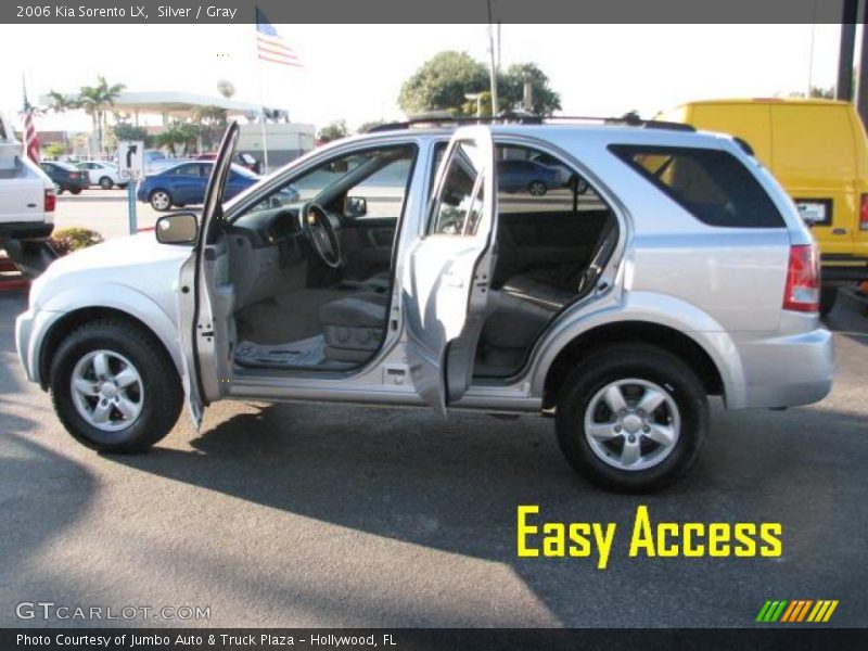 Silver / Gray 2006 Kia Sorento LX