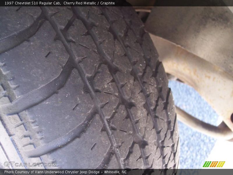 Cherry Red Metallic / Graphite 1997 Chevrolet S10 Regular Cab