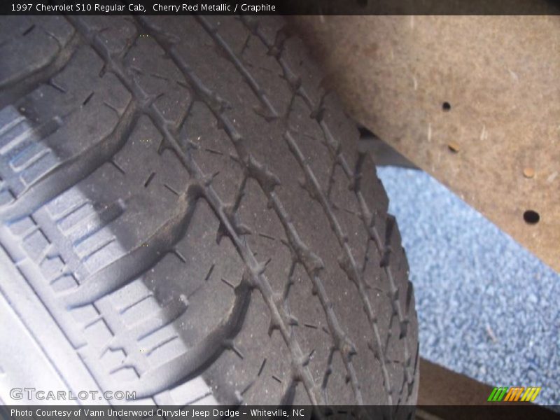 Cherry Red Metallic / Graphite 1997 Chevrolet S10 Regular Cab