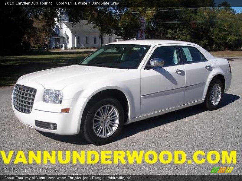 Cool Vanilla White / Dark Slate Gray 2010 Chrysler 300 Touring