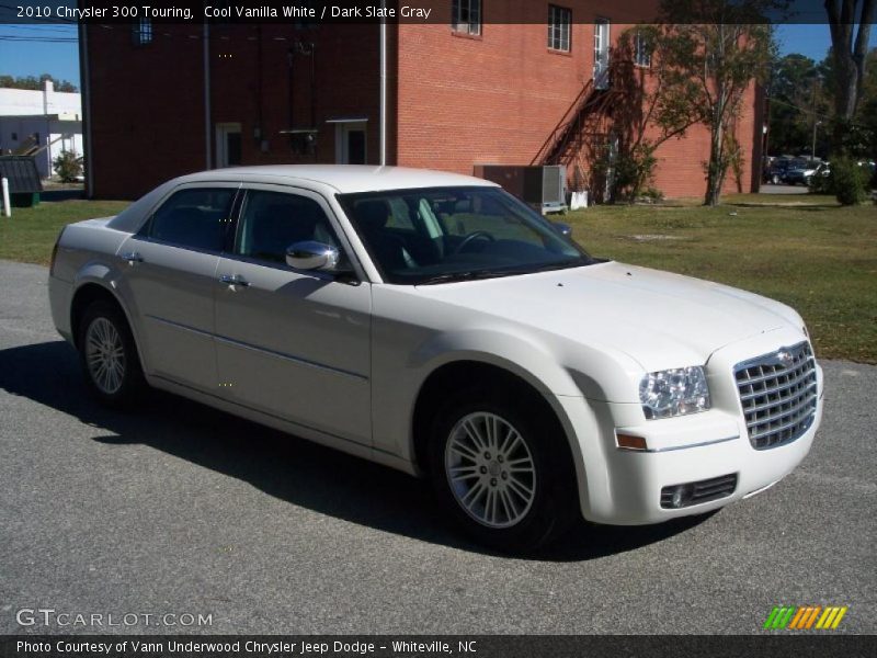 Cool Vanilla White / Dark Slate Gray 2010 Chrysler 300 Touring