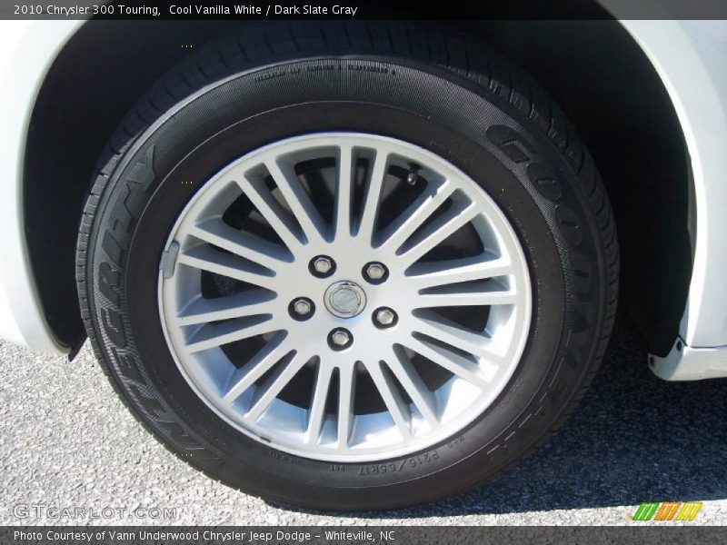 Cool Vanilla White / Dark Slate Gray 2010 Chrysler 300 Touring