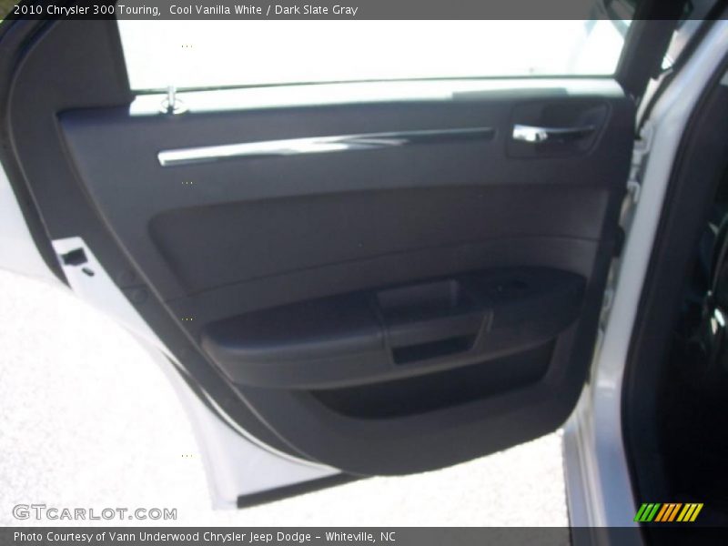 Cool Vanilla White / Dark Slate Gray 2010 Chrysler 300 Touring