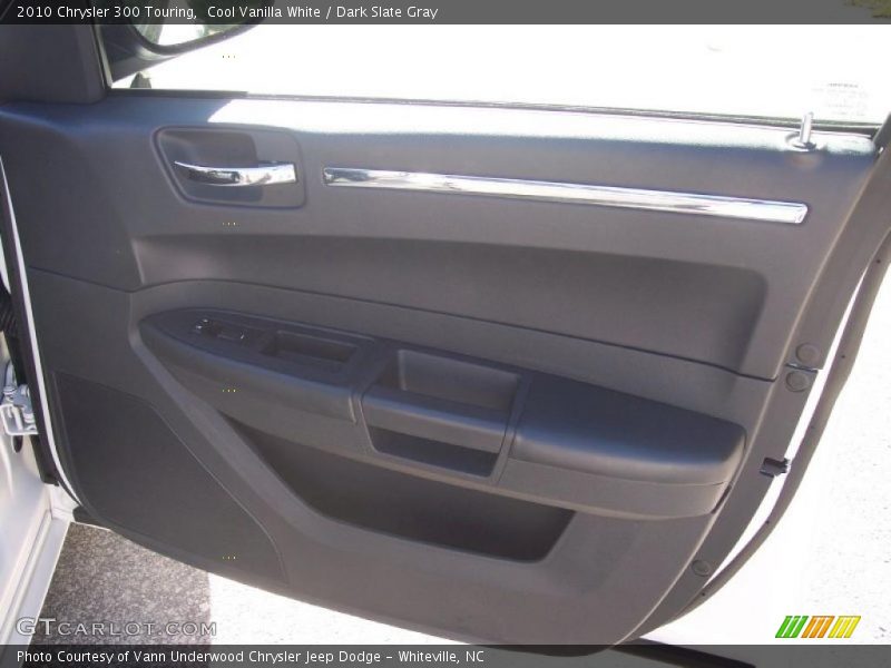 Cool Vanilla White / Dark Slate Gray 2010 Chrysler 300 Touring