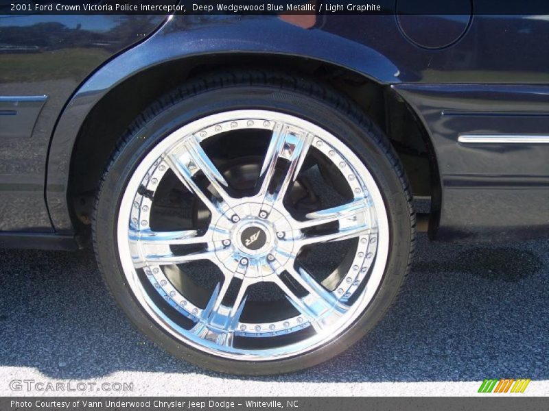Custom Wheels of 2001 Crown Victoria Police Interceptor