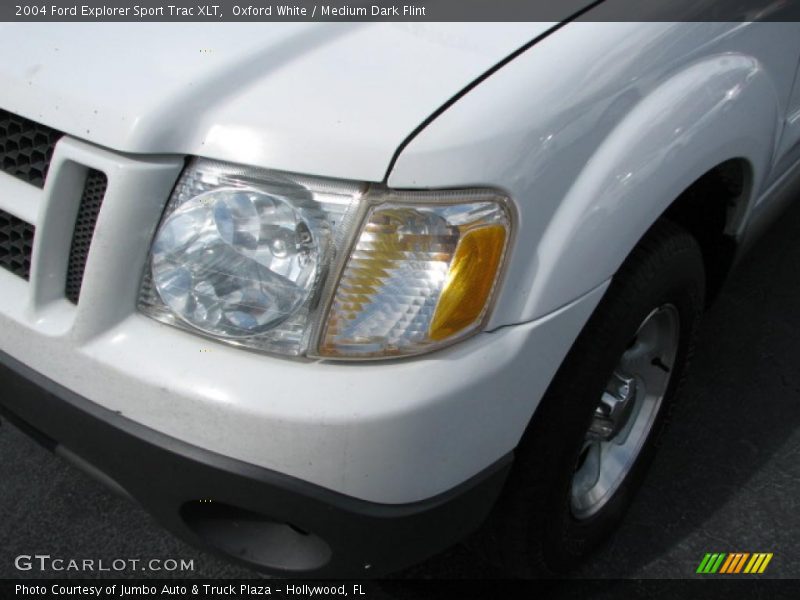 Oxford White / Medium Dark Flint 2004 Ford Explorer Sport Trac XLT
