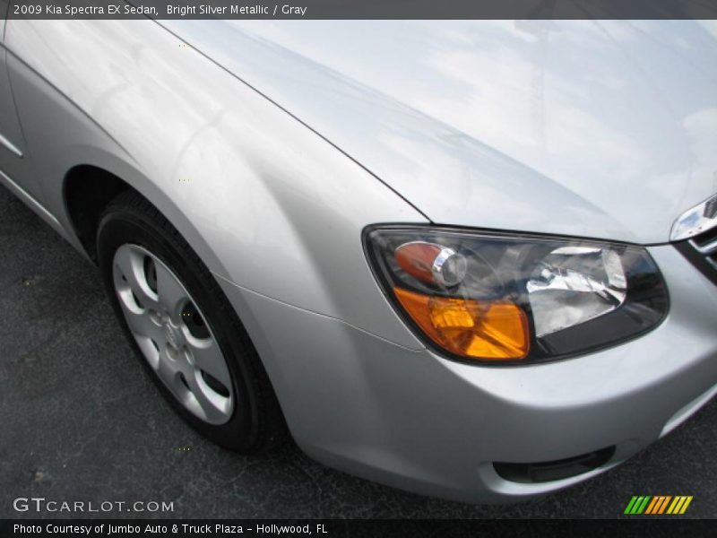 Bright Silver Metallic / Gray 2009 Kia Spectra EX Sedan