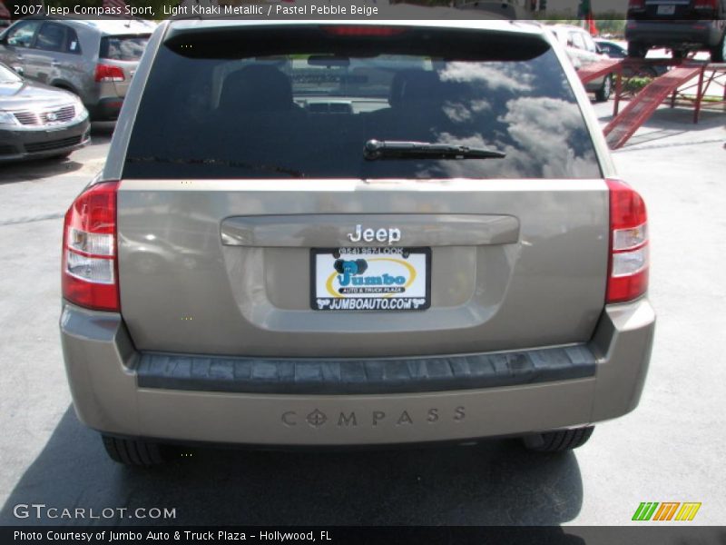 Light Khaki Metallic / Pastel Pebble Beige 2007 Jeep Compass Sport