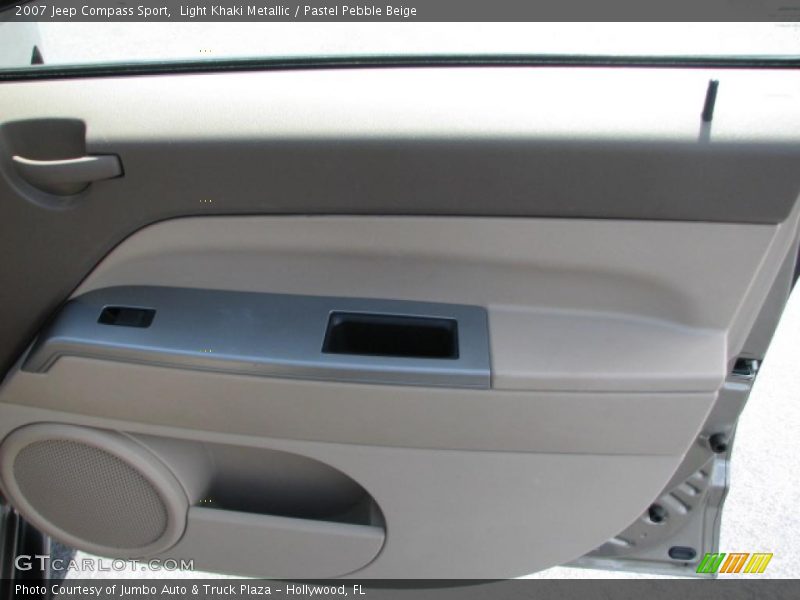 Light Khaki Metallic / Pastel Pebble Beige 2007 Jeep Compass Sport