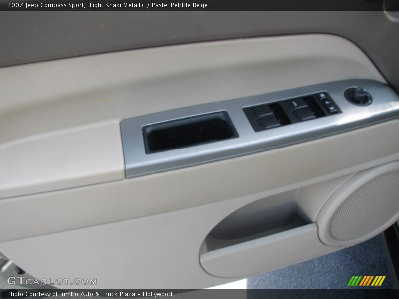 Light Khaki Metallic / Pastel Pebble Beige 2007 Jeep Compass Sport