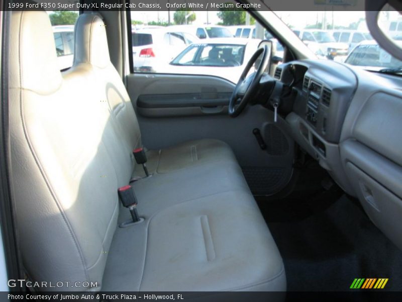 Oxford White / Medium Graphite 1999 Ford F350 Super Duty XL Regular Cab Chassis