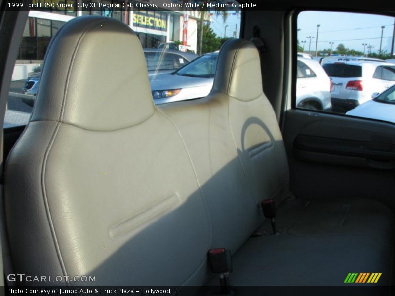 Oxford White / Medium Graphite 1999 Ford F350 Super Duty XL Regular Cab Chassis
