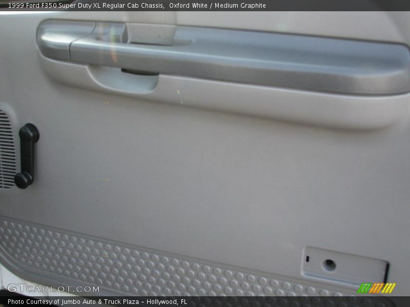 Oxford White / Medium Graphite 1999 Ford F350 Super Duty XL Regular Cab Chassis