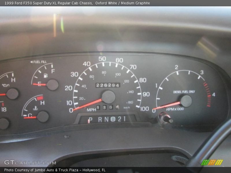 Oxford White / Medium Graphite 1999 Ford F350 Super Duty XL Regular Cab Chassis