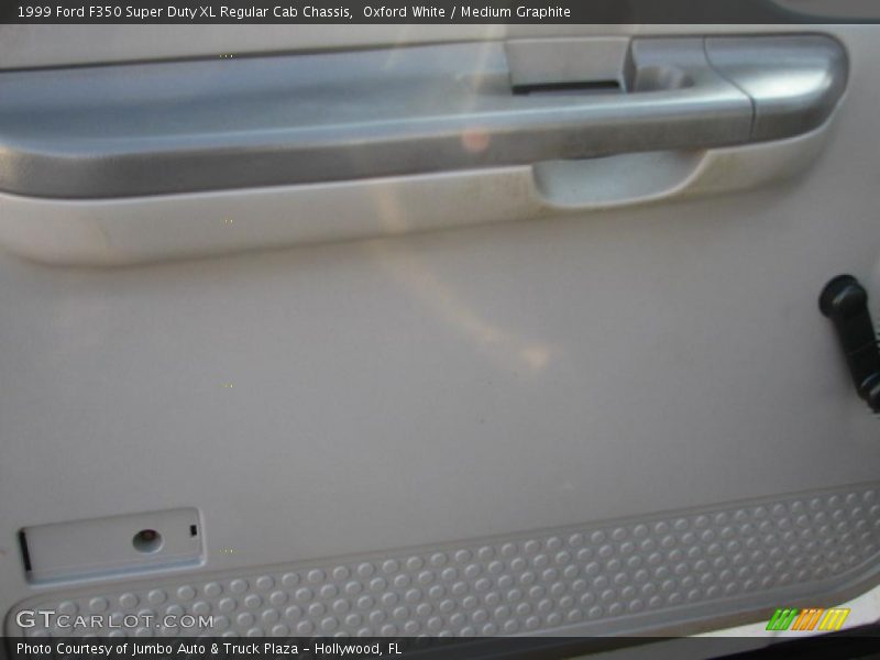 Oxford White / Medium Graphite 1999 Ford F350 Super Duty XL Regular Cab Chassis