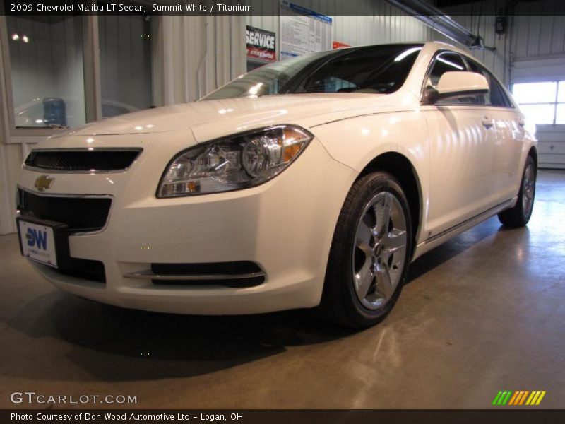 Summit White / Titanium 2009 Chevrolet Malibu LT Sedan