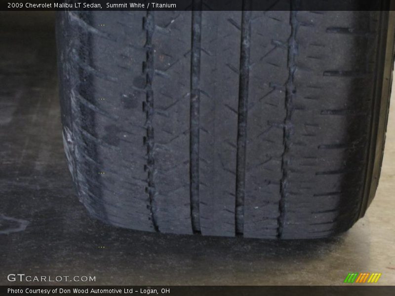 Summit White / Titanium 2009 Chevrolet Malibu LT Sedan