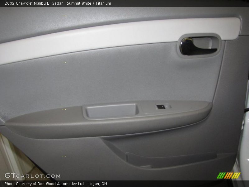 Summit White / Titanium 2009 Chevrolet Malibu LT Sedan