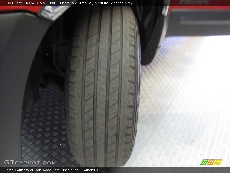 Bright Red Metallic / Medium Graphite Grey 2001 Ford Escape XLS V6 4WD