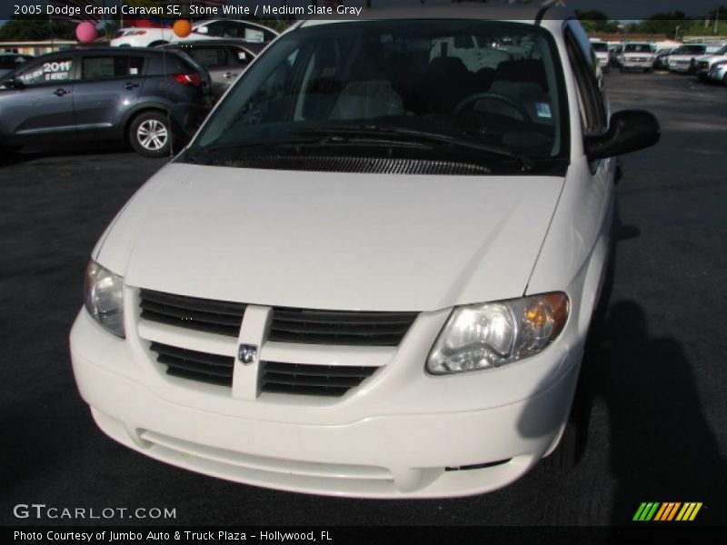 Stone White / Medium Slate Gray 2005 Dodge Grand Caravan SE