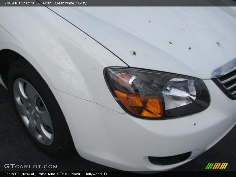 Clear White / Gray 2009 Kia Spectra EX Sedan
