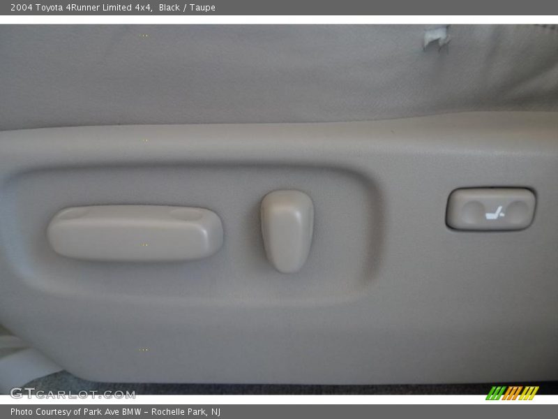 Black / Taupe 2004 Toyota 4Runner Limited 4x4