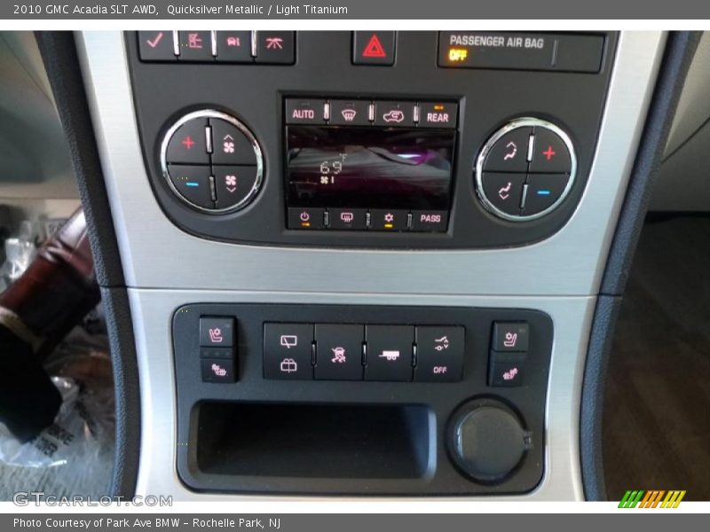 Controls of 2010 Acadia SLT AWD
