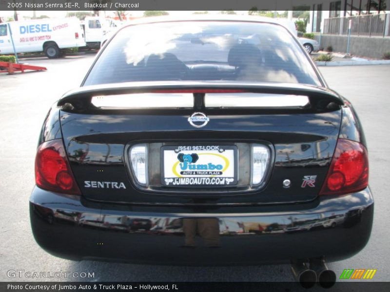 Blackout / Charcoal 2005 Nissan Sentra SE-R