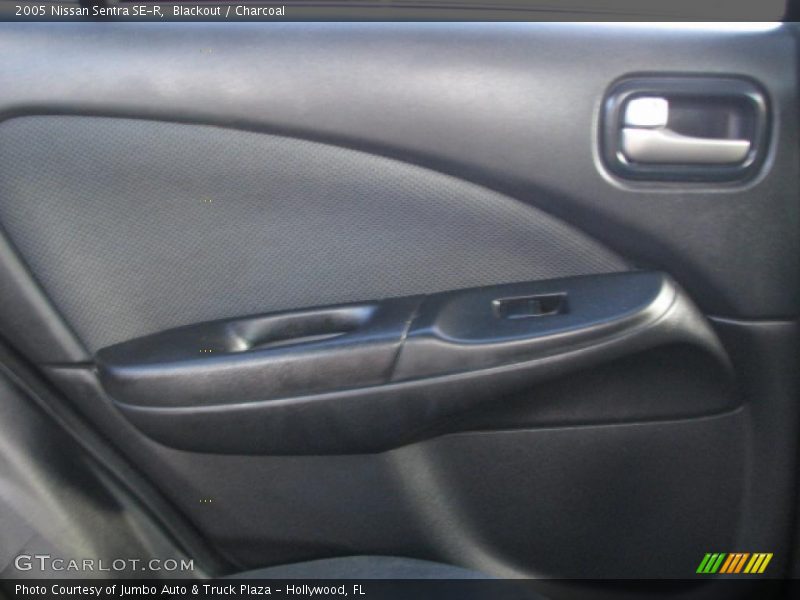 Blackout / Charcoal 2005 Nissan Sentra SE-R