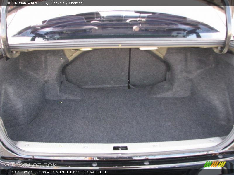 Blackout / Charcoal 2005 Nissan Sentra SE-R