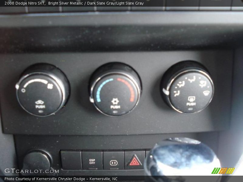 Bright Silver Metallic / Dark Slate Gray/Light Slate Gray 2008 Dodge Nitro SXT