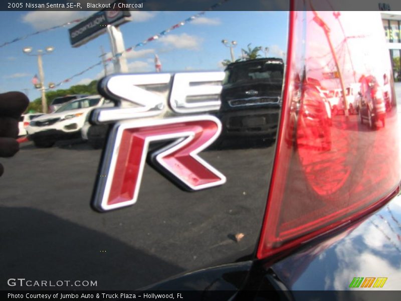 Blackout / Charcoal 2005 Nissan Sentra SE-R