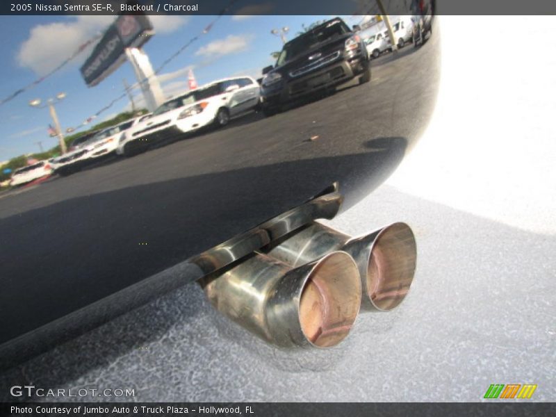 Blackout / Charcoal 2005 Nissan Sentra SE-R